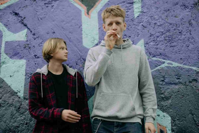 How Teen Peer Pressure Affects Decisions